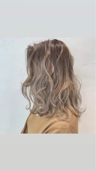 ミディアム カラー 🇰🇷カルマパーマ kaito🇰🇷のヘアスタイル