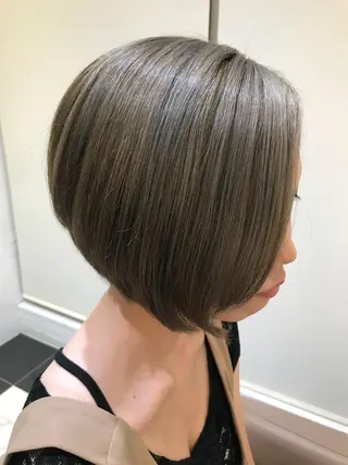 ショート カラー 清藤 綾のヘアスタイル