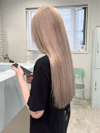 ロング カラー みなみ/ブリーチ/ ダイアモンドリリーのヘアスタイル