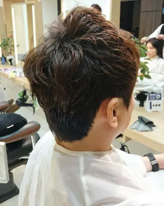 メンズ ショート 透明感ハイライト◎ 伊藤夏海のヘアスタイル