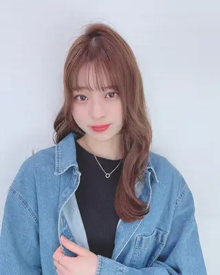 セミロング カラー タニ トモのヘアスタイル