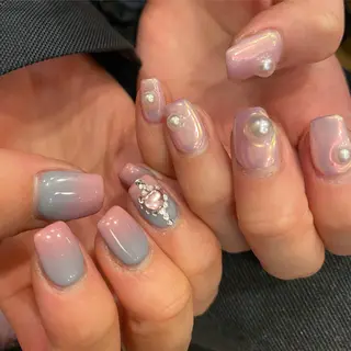 ネイル Shiori・:* 💫のネイルデザイン