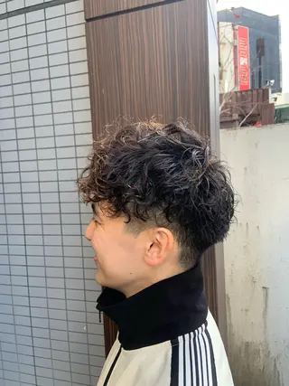 ショート パーマ 岡田 拓真のヘアスタイル