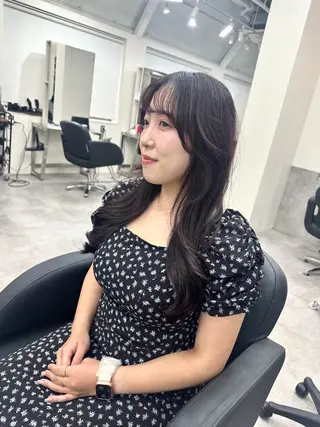 ロング 🩵透明感カラー × とぅるん艶感🫧猿渡のヘアスタイル