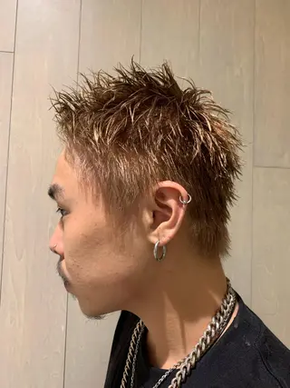 ショート カラー 糟谷 慈英のヘアスタイル