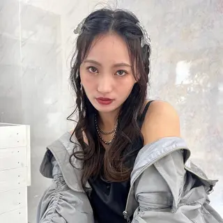 ロング ヘアアレンジ 🥀YUIHA🥀 テザインカラー♥のヘアスタイル