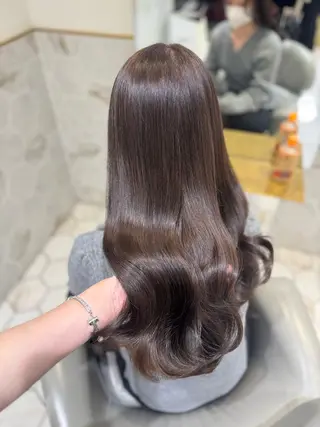 ロング カラー costes 今井芽依のヘアスタイル