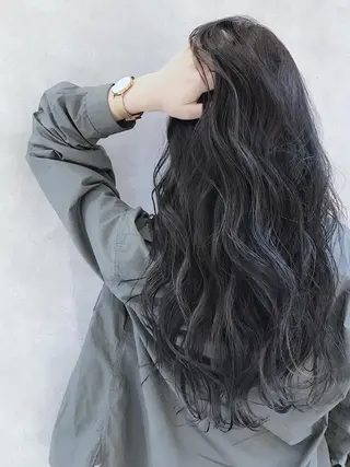 ロング カラー MOU namba ムウナンバのヘアスタイル