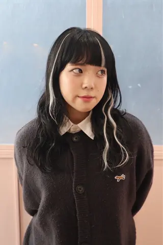 セミロング 鈴木 愛海のヘアスタイル