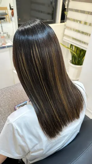 ロング Emüest髪質改善 👩🏼🖤cocoのヘアスタイル