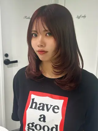 カラー レイヤー／マツエク 💋𝑨𝑵𝑵𝑨のヘアスタイル