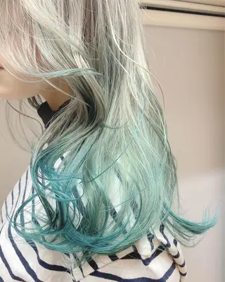 カラー ニシオカ タクヤのヘアスタイル