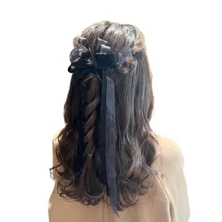 セミロング SALOWIN： KASUMIのヘアスタイル