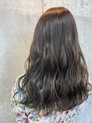 セミロング mina .のヘアスタイル