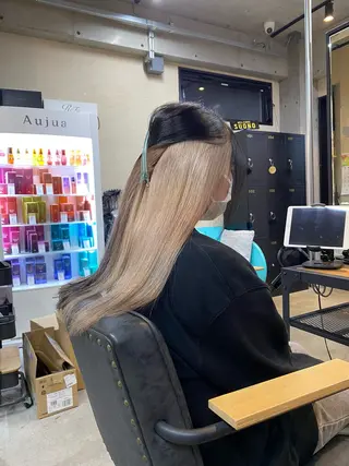 ロング カラー SUONO所属・ブリーチムラ修正 /ハイトーン/青砥大のヘアスタイル