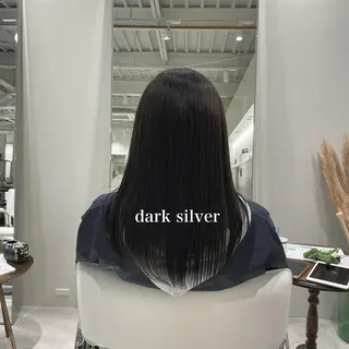 ロング カラー 峯崎 葵のヘアスタイル