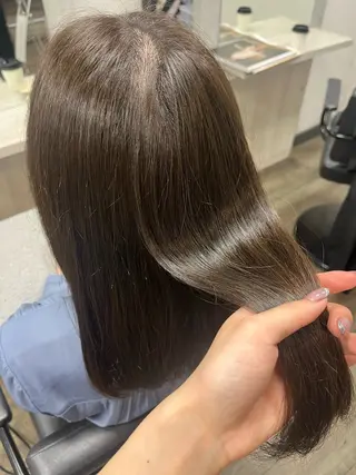 セミロング 袋瀬 玲奈のヘアスタイル