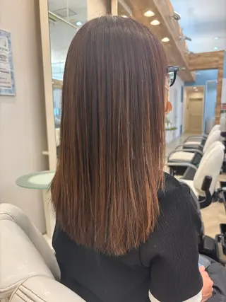 ミディアム ヘアメイクage所属・木山 萌香のヘアスタイル