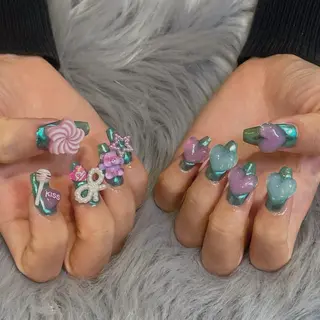 ネイル RICO NAIL所属・RICO Nail パーツつけ放題🌈のネイルデザイン