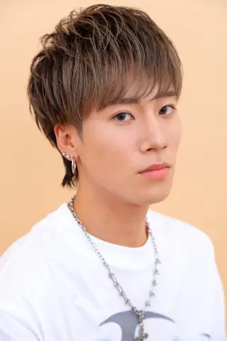 メンズ カラー メンズ ヘアメイク ハイトーン キャロのヘアスタイル