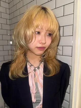 セミロング カラー ヘアアレンジ minto/ 似合わせ/ハイトーンのヘアスタイル