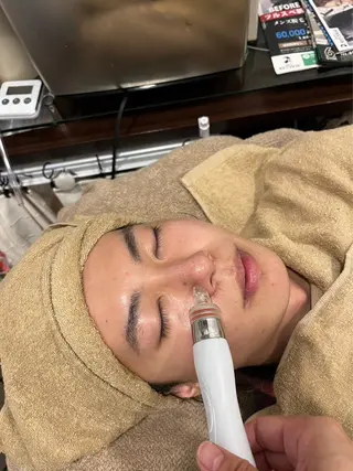 XXXY'S COLOR FEEL facial & nail所属・サイズカラーフィール おまみのエステ・リラクイメージ