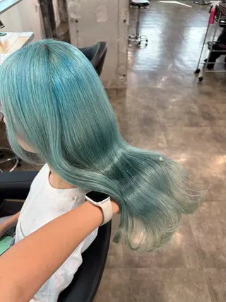 セミロング カラー ハイトーンブロンド 横浜💞ミオのヘアスタイル