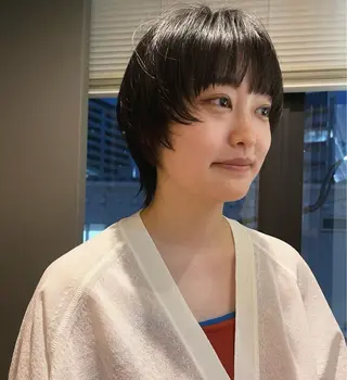 ショート oma　袮次金 鈴香のヘアスタイル
