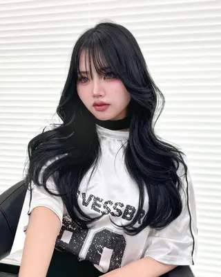 ロング カラー 韓国暗髪🇰🇷レイ ヤー🤍THREEのヘアスタイル