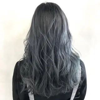 セミロング カラー 艶ハイトーンブリーチ 🌈小林侑雅のヘアスタイル