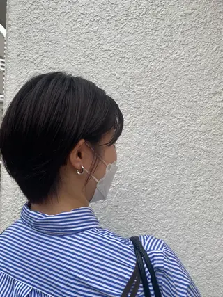 ショート カラー 森部 杏菜のヘアスタイル