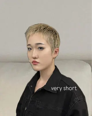 ショート INORI|艶カラ ー|フェイスレイヤーのヘアスタイル