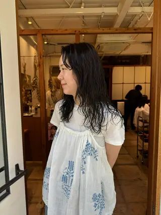 セミロング カラー ENIF 大島 芽生のヘアスタイル