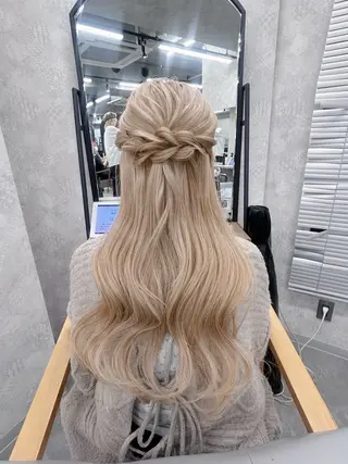 ロング カラー ヘアアレンジ 💕ブリーチ/ヘアメ 🎀YUUKAのヘアスタイル