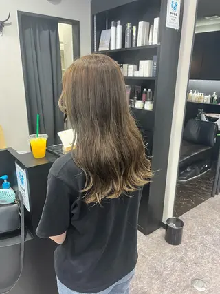 ロング カラー 友滝 真菜美のヘアスタイル