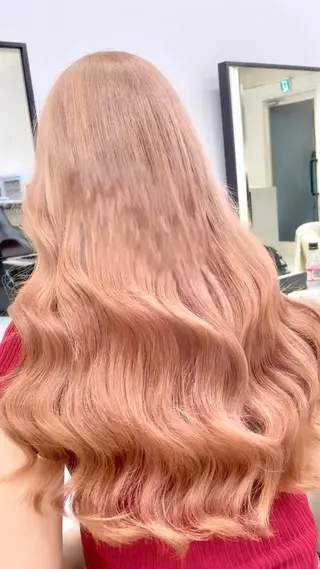 ロング wistell所属・ハイトーン/艶カラー sarina🩷のヘアスタイル