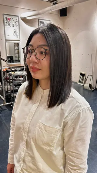 セミロング L’HOMME BLANC所属・佐藤 優里奈のヘアスタイル