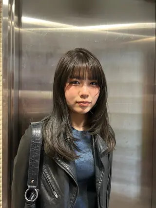 セミロング ayano🍒パーマ 暖色カラーのヘアスタイル