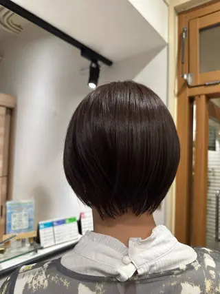 ショート カラー 岡本 葵のヘアスタイル