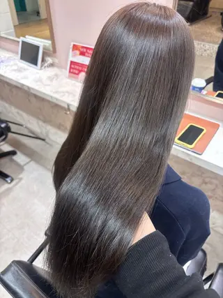ロング LallYou金山所属・中村 紅葉のヘアスタイル