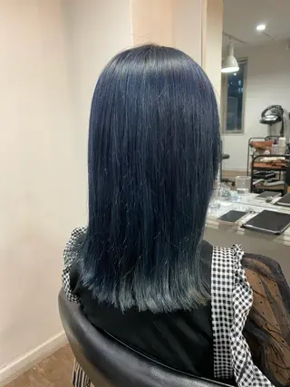 ミディアム カラー 梅田ハイトーン チダ ヒナノのヘアスタイル