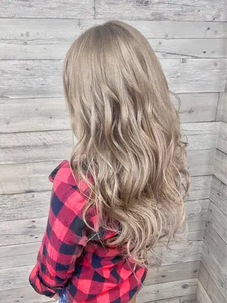 ロング Rlino所属・ﾊｲﾗｲﾄ/ﾚｲﾔｰ ｶｯﾄ/大嶽謙のヘアスタイル