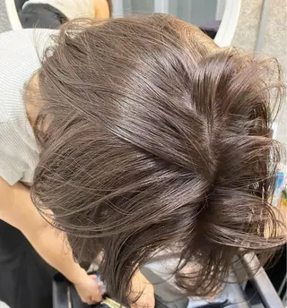 ミディアム ROIS 表参道所属・ハイトーン🫧艶髪 MAIKAのヘアスタイル