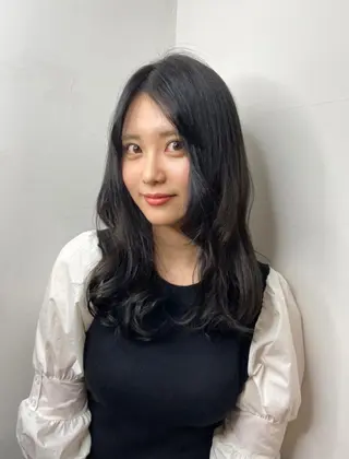 ロング ayumi🦖/ ブリーチカラーのヘアスタイル