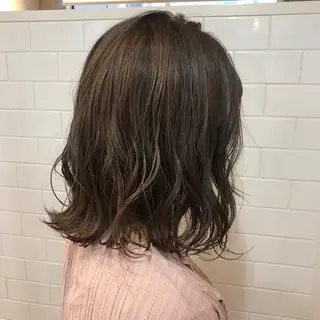 ミディアム カラー しのはら まどかのヘアスタイル