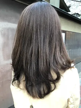 ロング カラー 芝田  望優のヘアスタイル