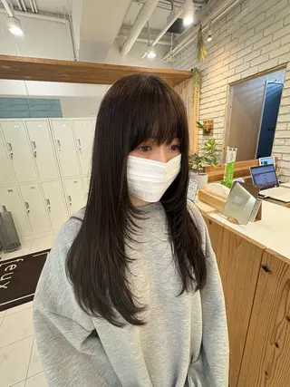 ロング 川名 優香のヘアスタイル