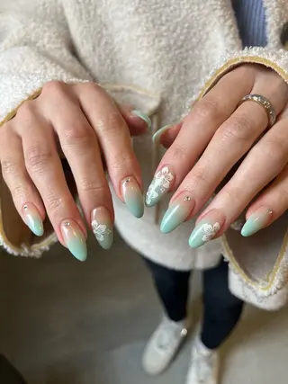 ネイル +vico 堀江店所属・中西 春那のネイルデザイン