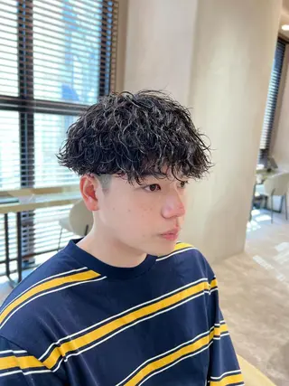 ショート パーマ メンズ 波巻きスパイラルパー マ/シャドウパーマ駿のヘアスタイル