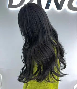 ロング カラー 韓国風暗髪🐈⬛ 🩶KOUMIのヘアスタイル